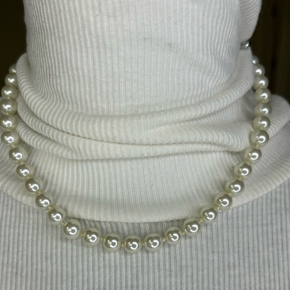 Givenchy Faux Pearl Necklace White Silver Tone Hardware Designer 18" - Picture 1 of 6